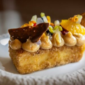 Leche frita, crema de avellanas tostadas y matices dulces y ácidos